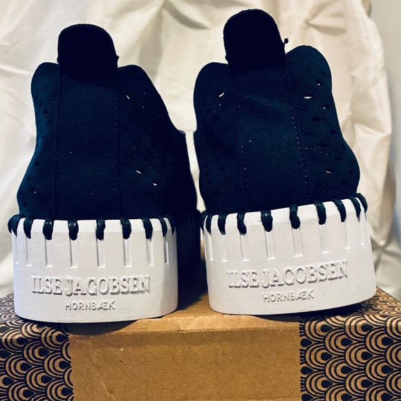 NWT Danish 1.5” Platform Blue Slip Ons - Picture 13 of 16